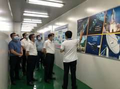 <b><font color='#0000FF'>东莞市委书记肖亚非一行参观考察青岛尚亮人才安置服务有限公司半导体</font></b>